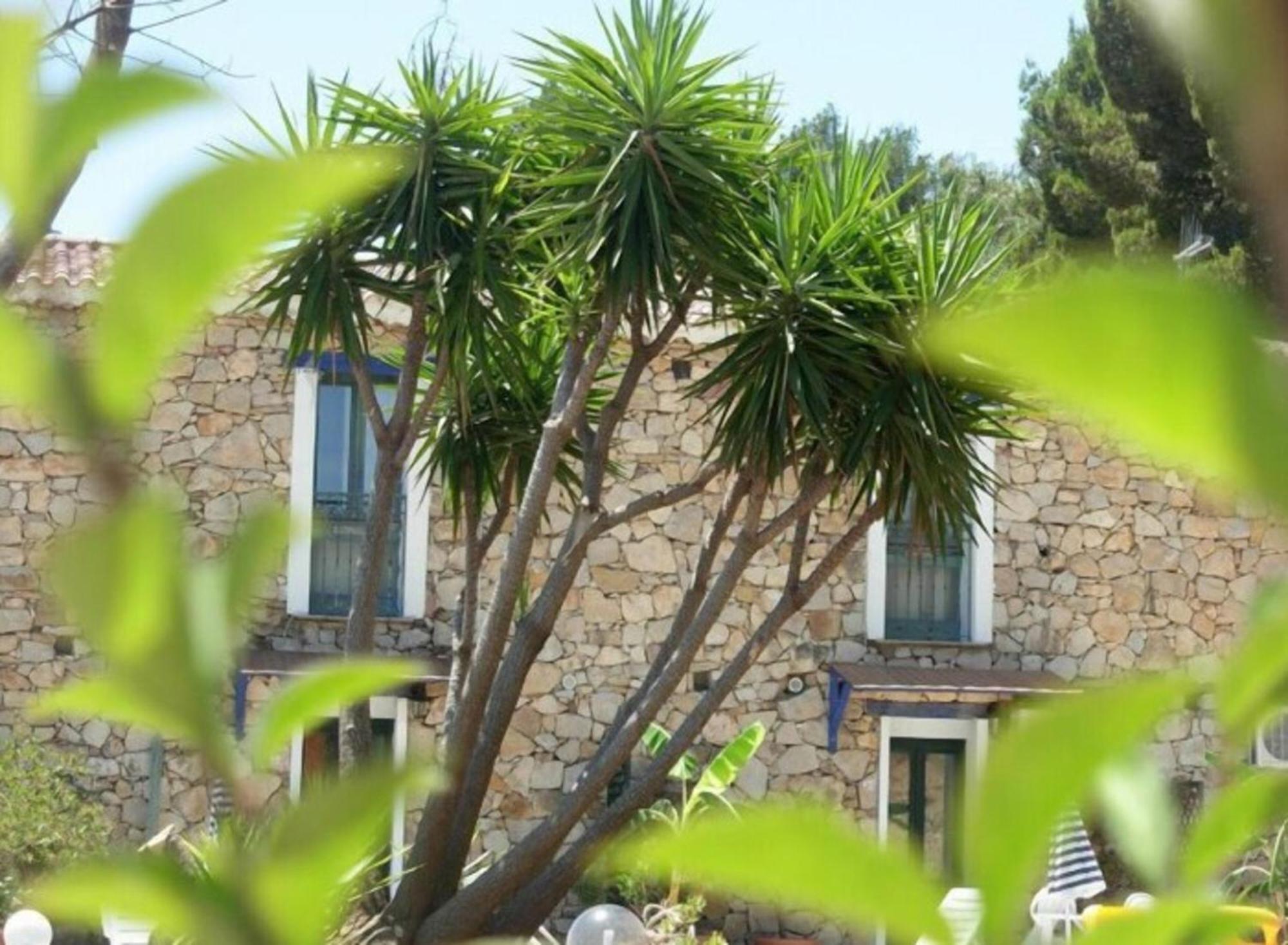 Villa El Minero Gonnesa Bagian luar foto
